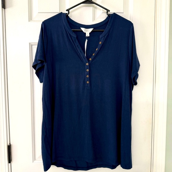 Market & Spruce Women’s Navy Top - NWT - Picture 5 of 5